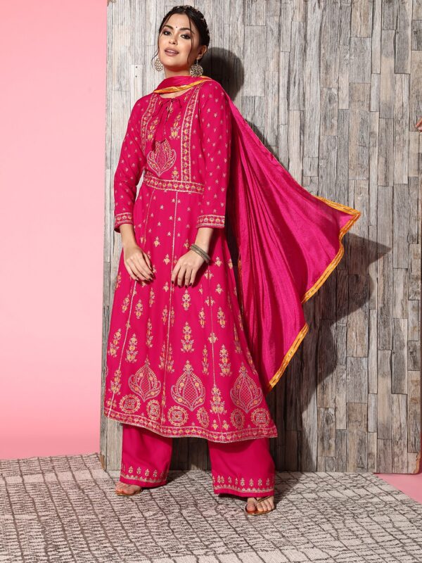 Women Viscose Rayon Embroidered Kurta Sets